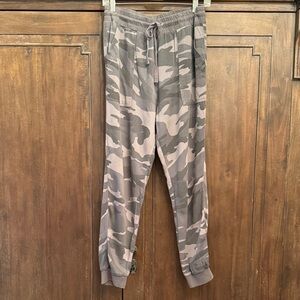 Women’s Camo Jogger Pants